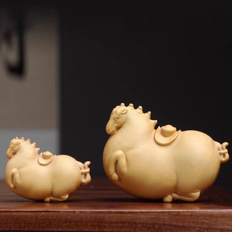 Authentic small - leaf boxwood small Tang horse, natural log cute fat horse, solid wood carved play hand - held small objects - URANBATO