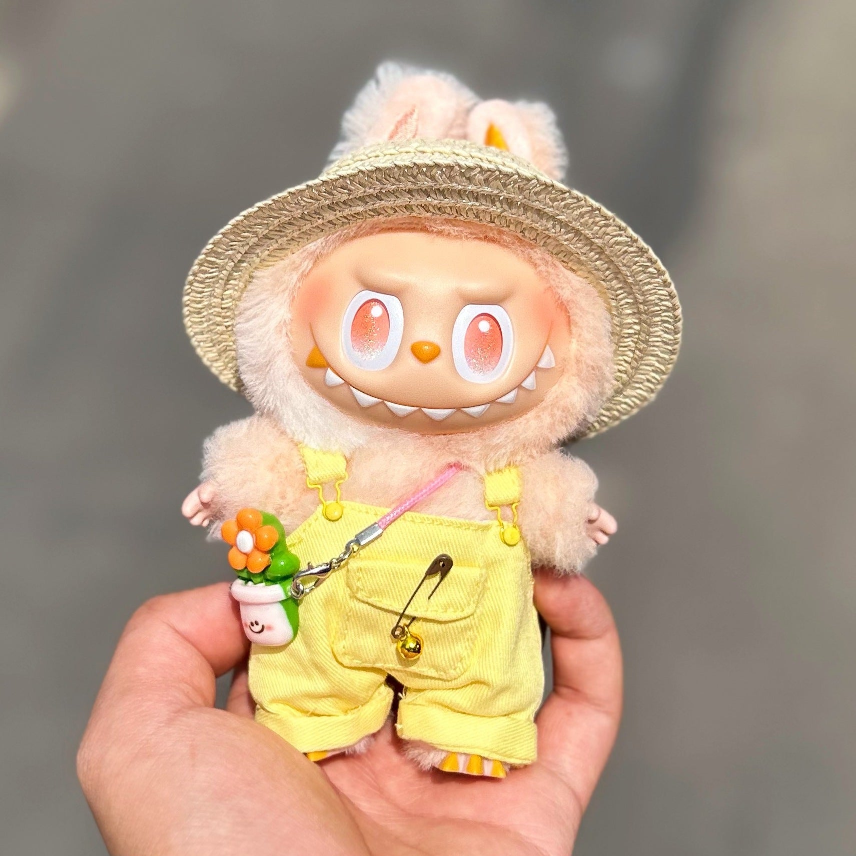 [Labubu Dress Up] 17cm LABUBU Front High Energy Series Straw Hat Overalls Set - URANBATO