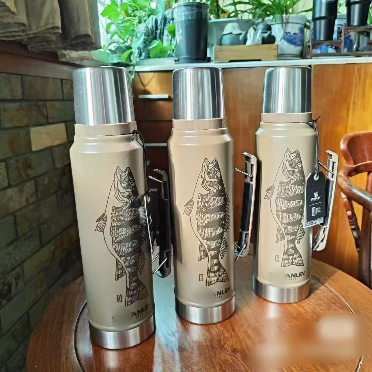 Limited edition Stanley perch picture stainless steel thermos, American Stanley thermos, stainless steel thermos travel cup, large capcity outdoor fishing travel thermos - URANBATO