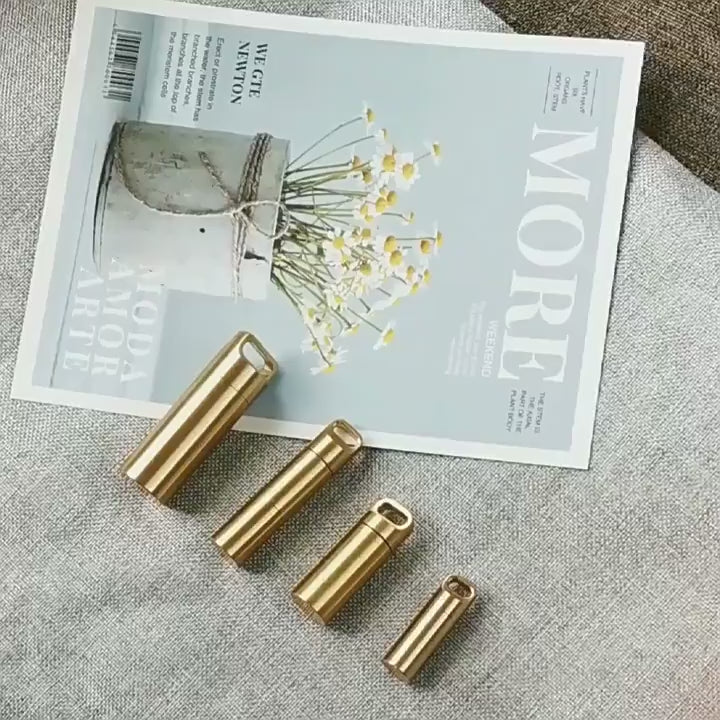 Brass outdoor EDC waterproof warehouse, small medicine bottle for the elderly, light-proof and moisture-proof portable medicine box