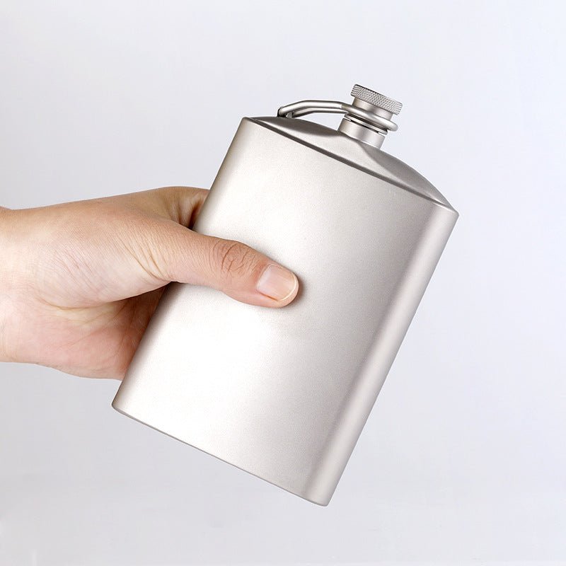 Pure titanium portable hip flask，Pure Titanium Flask,150g Featherweight,200ml Liquid Zero Metallic Taste, - 30℃ Unbreakable - URANBATO