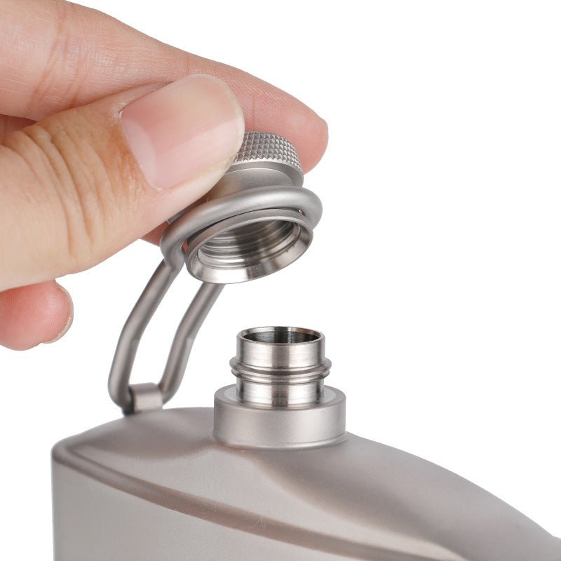 Pure titanium portable hip flask，Pure Titanium Flask,150g Featherweight,200ml Liquid Zero Metallic Taste, - 30℃ Unbreakable - URANBATO