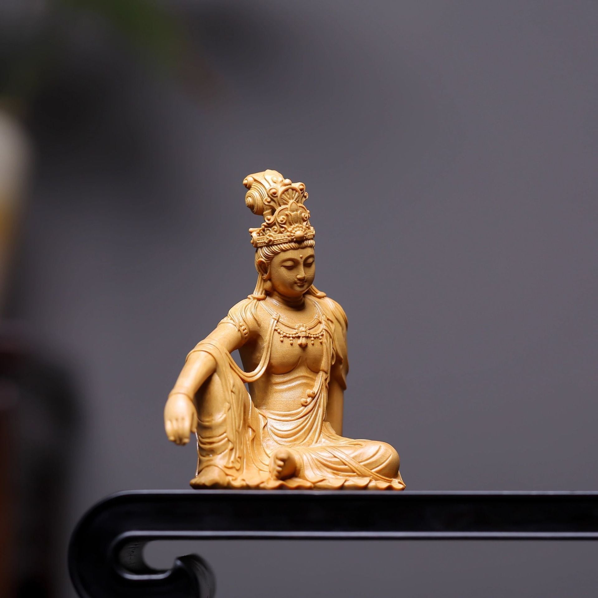 Small - leaf boxwood exquisitely carved free Guanyin Bodhisattva, Water Moon Guanyin wooden statue, desktop Buddha statue ornaments - URANBATO